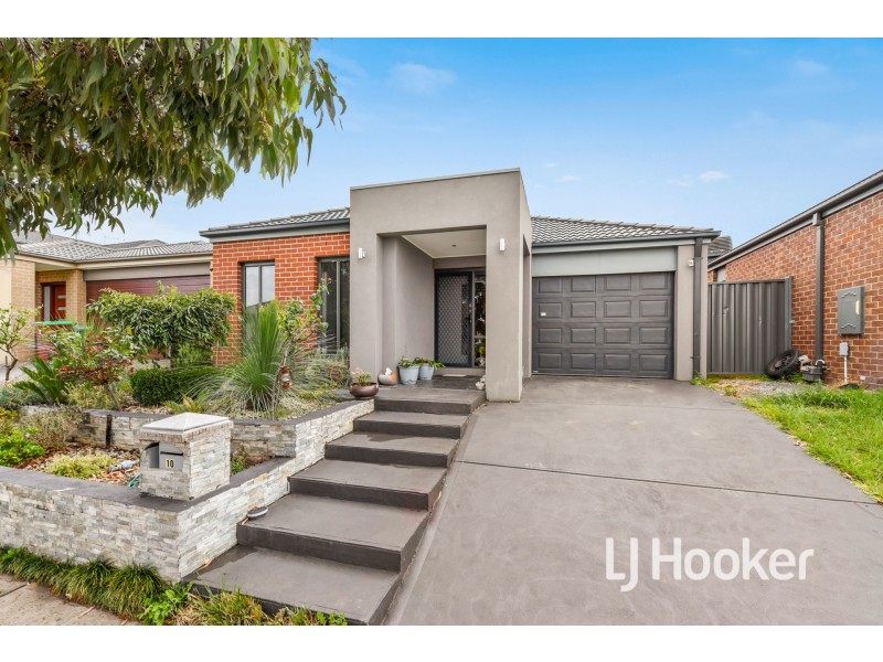 10 Taradale Street, Cranbourne North VIC 3977