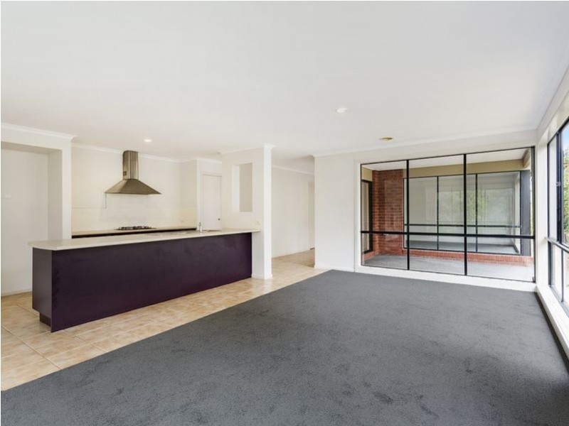 10 Gabrielle Court, Hampton Park VIC 3976