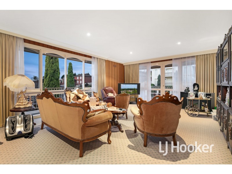 7 Monkhouse Drive, Endeavour Hills VIC 3802