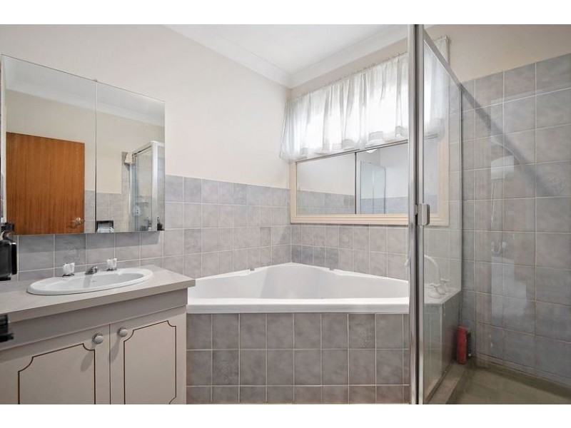 7 Monkhouse Drive, Endeavour Hills VIC 3802