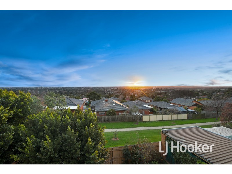 7 Monkhouse Drive, Endeavour Hills VIC 3802