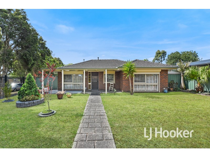 29 Endeavour Drive, Cranbourne North VIC 3977