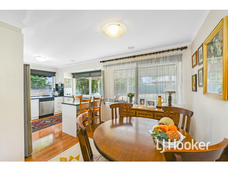 29 Endeavour Drive, Cranbourne North VIC 3977