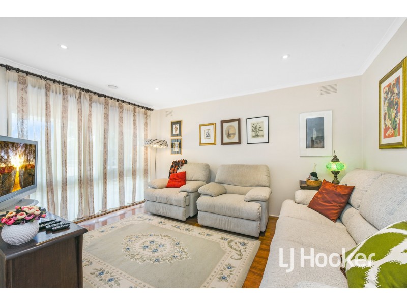 29 Endeavour Drive, Cranbourne North VIC 3977