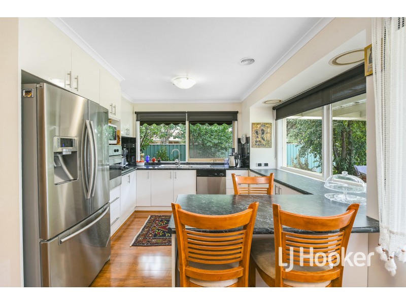 29 Endeavour Drive, Cranbourne North VIC 3977