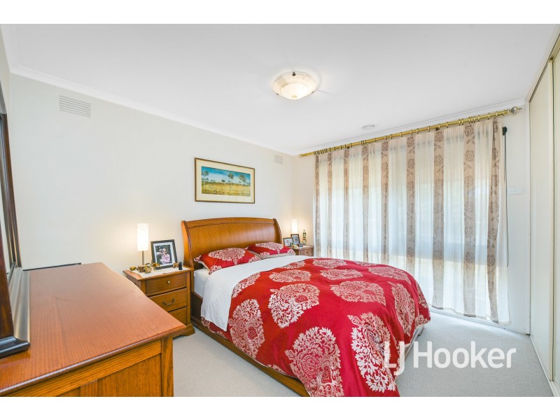 29 Endeavour Drive, Cranbourne North VIC 3977