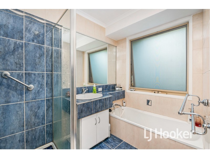 29 Endeavour Drive, Cranbourne North VIC 3977