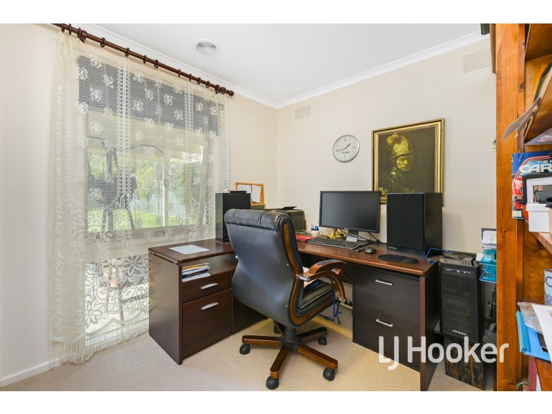 29 Endeavour Drive, Cranbourne North VIC 3977