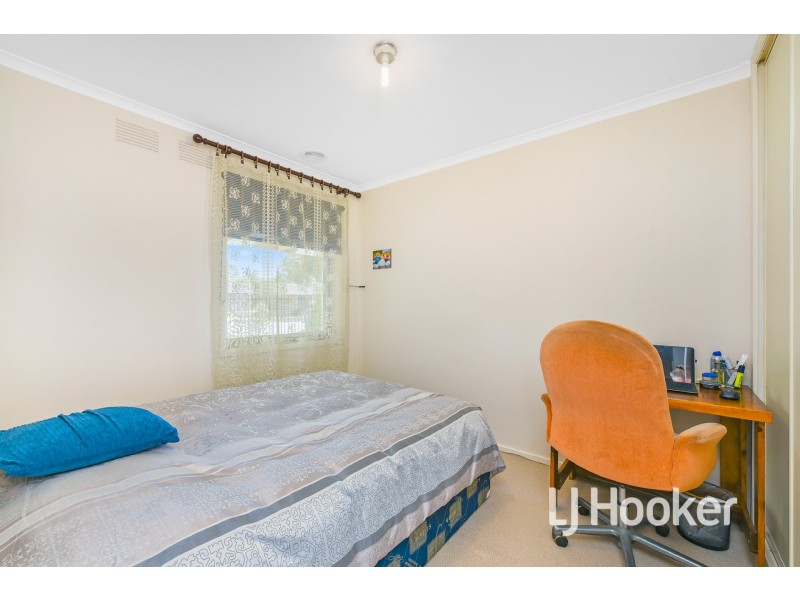 29 Endeavour Drive, Cranbourne North VIC 3977