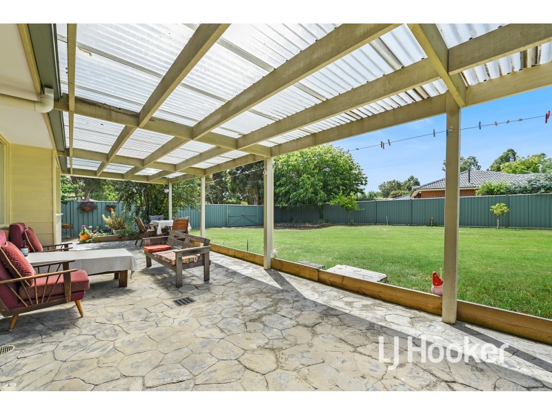 29 Endeavour Drive, Cranbourne North VIC 3977