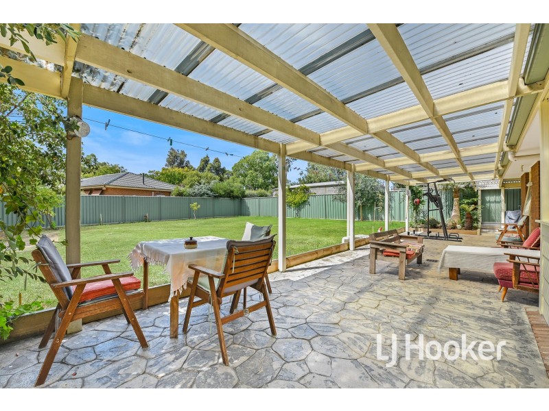 29 Endeavour Drive, Cranbourne North VIC 3977