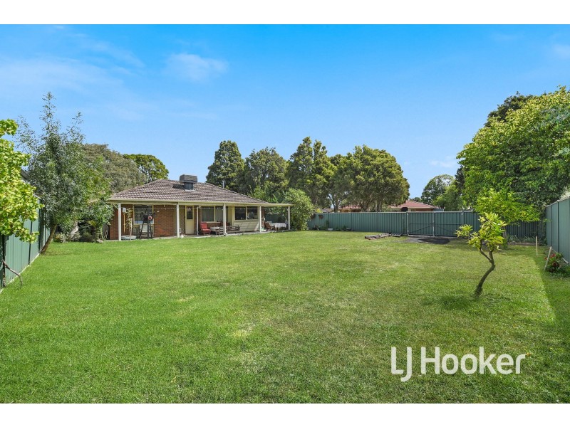 29 Endeavour Drive, Cranbourne North VIC 3977