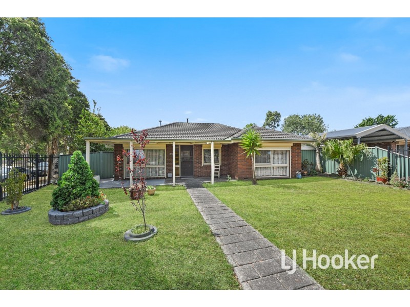 29 Endeavour Drive, Cranbourne North VIC 3977