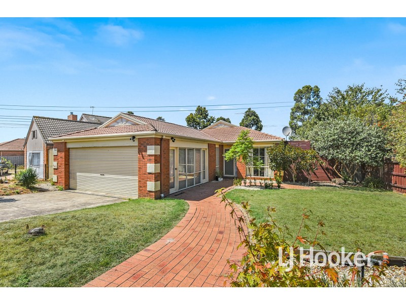 8 Raphael Street, Hallam VIC 3803