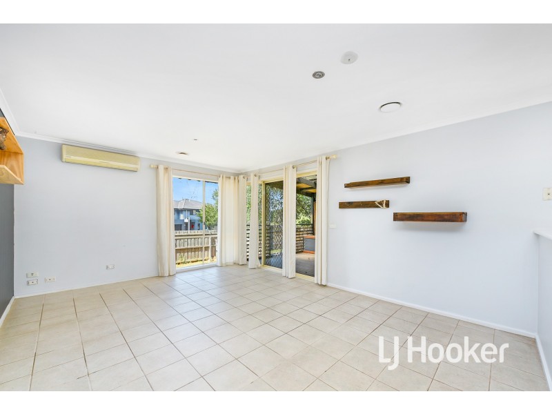 8 Raphael Street, Hallam VIC 3803