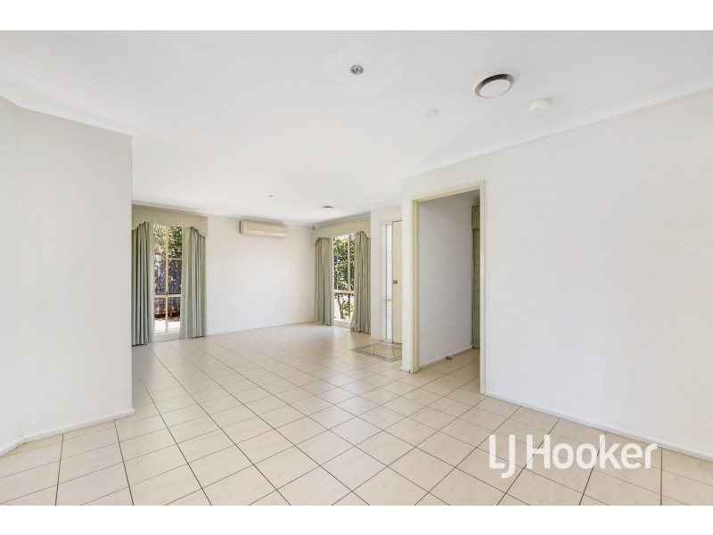 8 Raphael Street, Hallam VIC 3803
