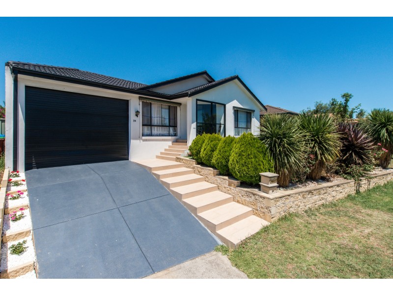 24 Cumberland Chase, Hampton Park VIC 3976