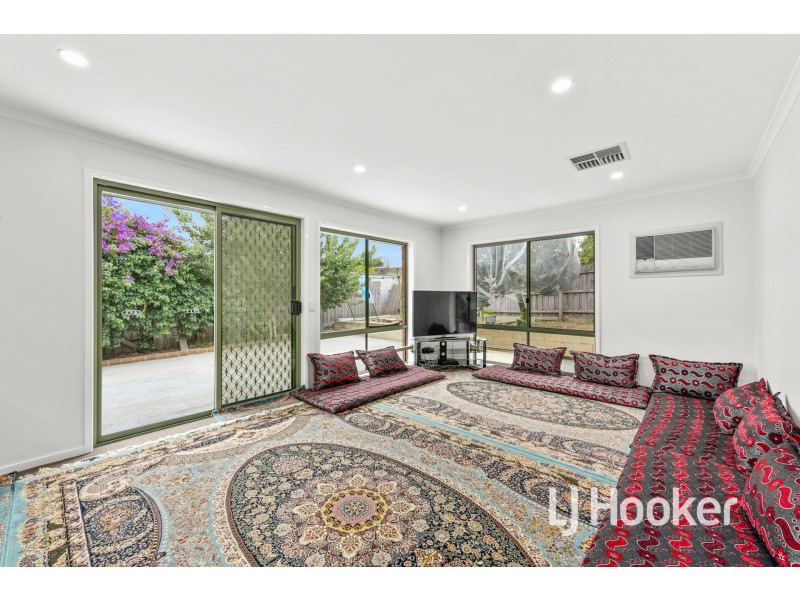 24 Cumberland Chase, Hampton Park VIC 3976