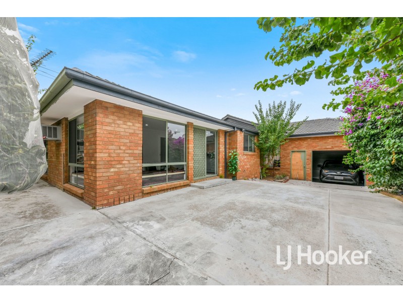 24 Cumberland Chase, Hampton Park VIC 3976