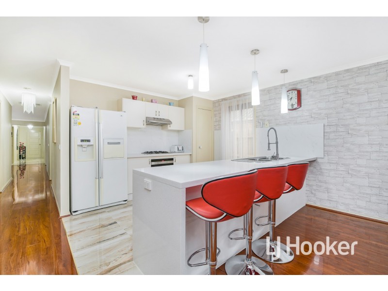 83 Sandalwood Drive, Pakenham VIC 3810