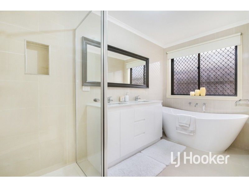 83 Sandalwood Drive, Pakenham VIC 3810