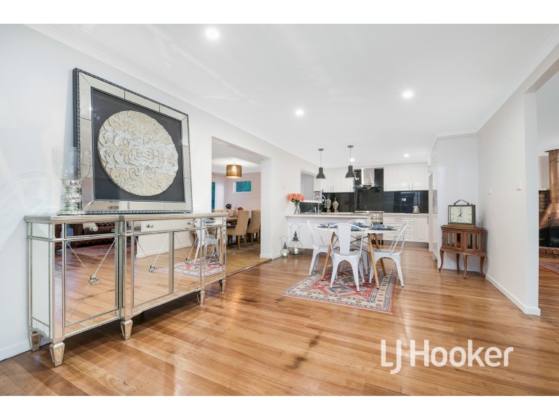 34 Mahon Crescent, Narre Warren VIC 3805