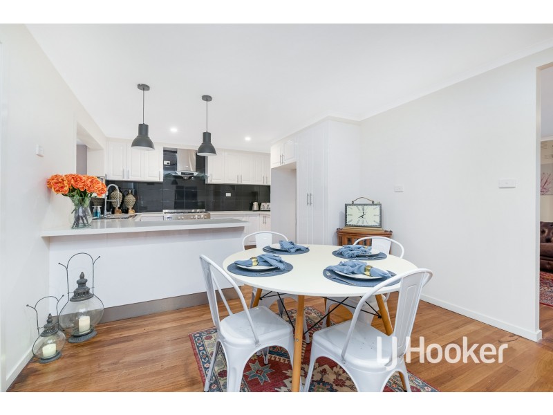 34 Mahon Crescent, Narre Warren VIC 3805