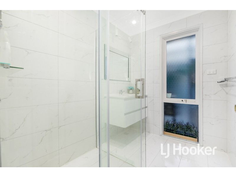 34 Mahon Crescent, Narre Warren VIC 3805