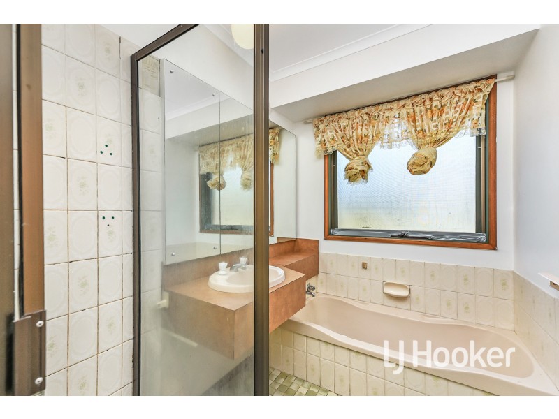 70 Scotsburn Way, Endeavour Hills VIC 3802