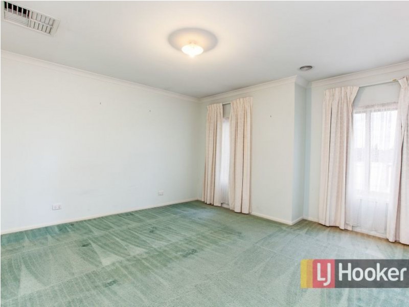 8 Oliver Court, Narre Warren South VIC 3805