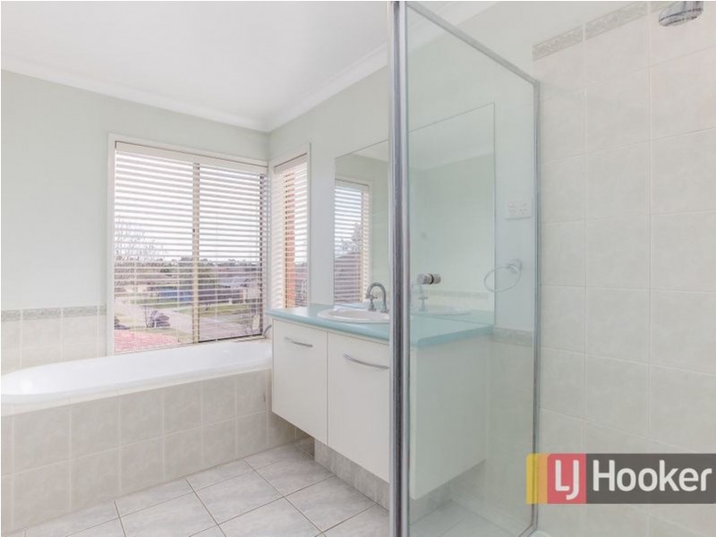 8 Oliver Court, Narre Warren South VIC 3805