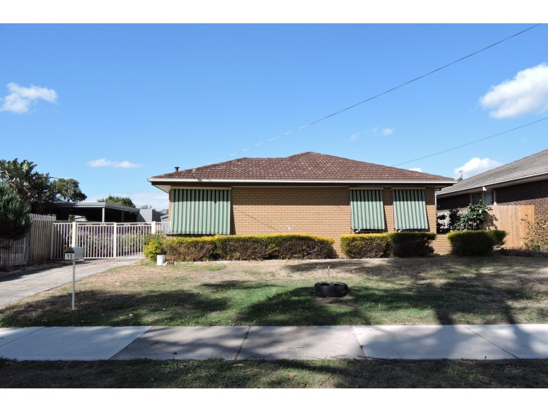 10 Tadstan Drive, Hampton Park VIC 3976