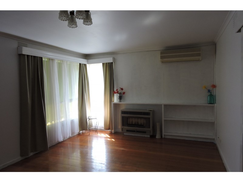 10 Tadstan Drive, Hampton Park VIC 3976