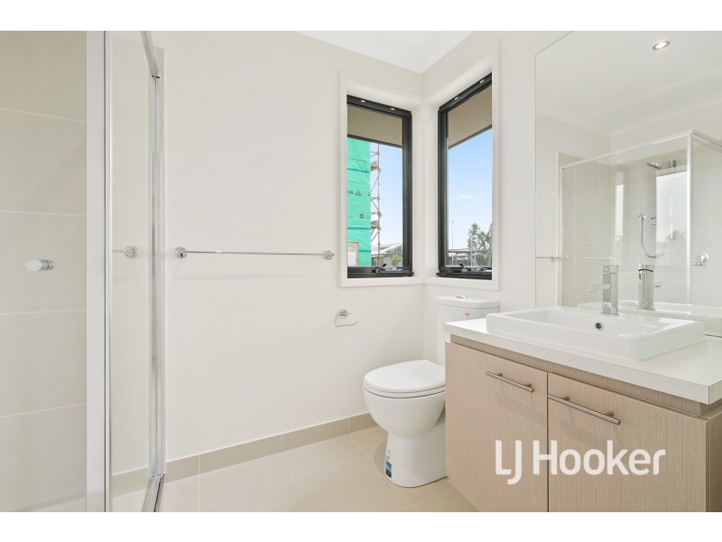 5 Flanagan Drive, Officer VIC 3809