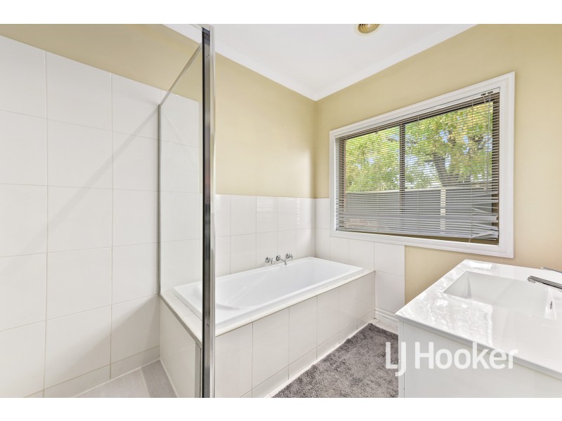 51 Littlecroft Avenue, Narre Warren South VIC 3805