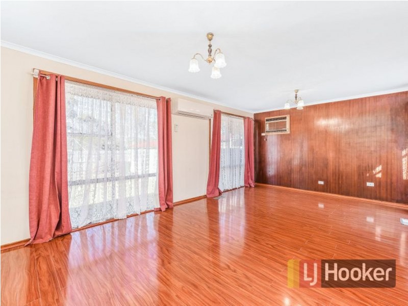 22 Village Drive, Hampton Park VIC 3976