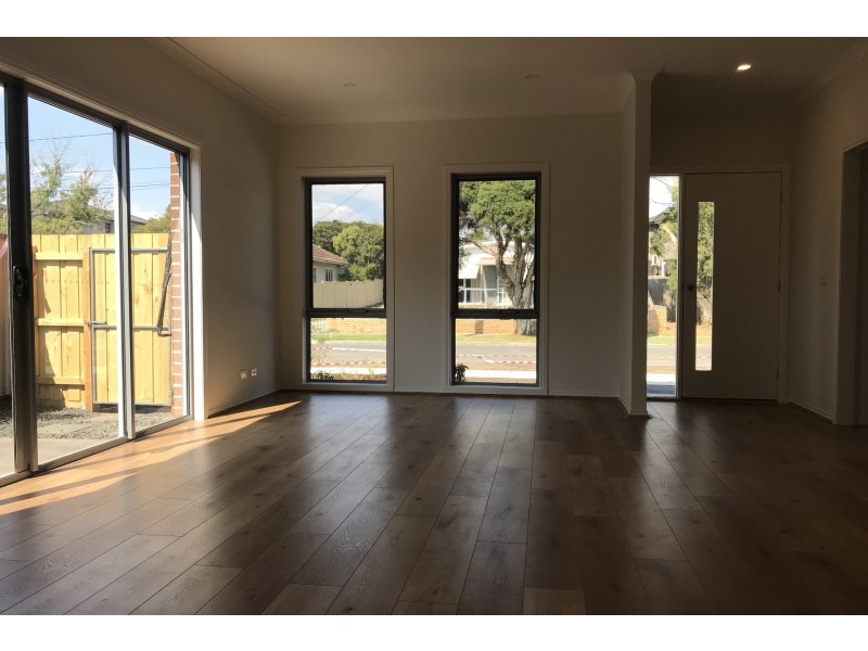 1/29 Burrows Street, Dandenong VIC 3175