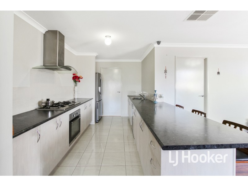 35 Gregson Grove, Lyndhurst VIC 3975