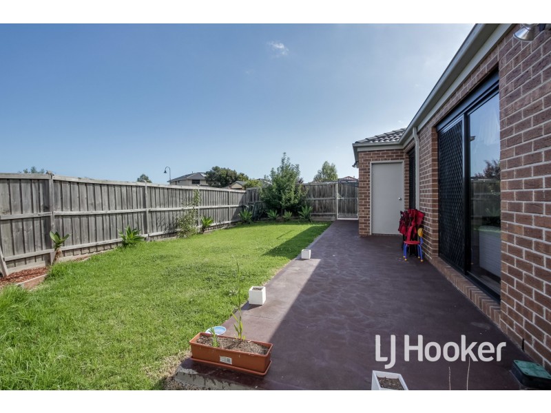35 Gregson Grove, Lyndhurst VIC 3975
