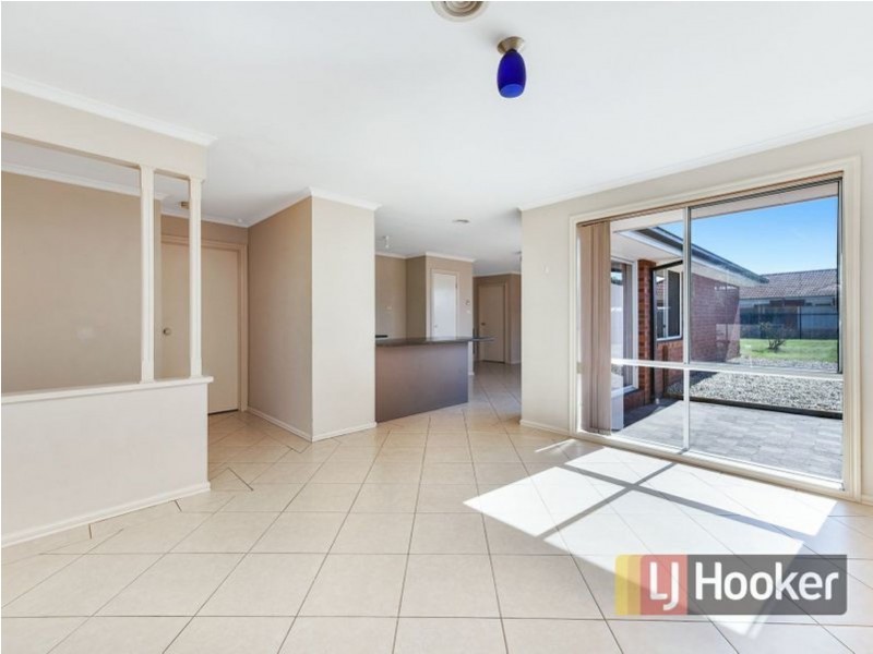 77 Strathaird Drive, Narre Warren South VIC 3805