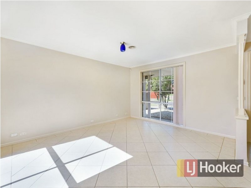 77 Strathaird Drive, Narre Warren South VIC 3805