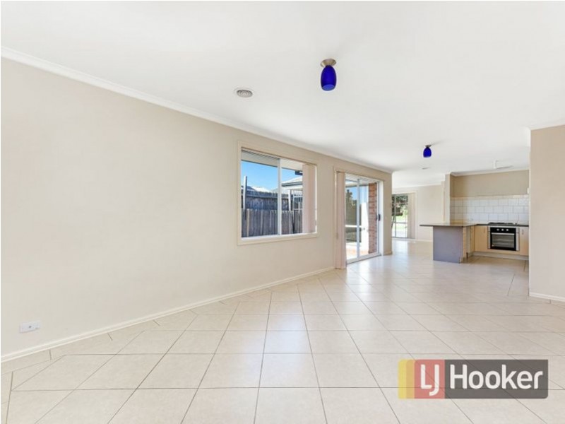 77 Strathaird Drive, Narre Warren South VIC 3805