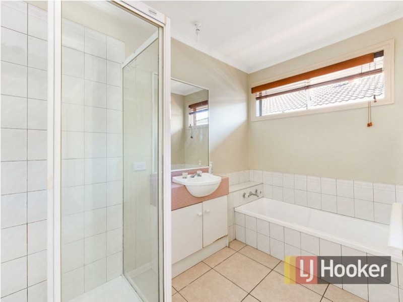 77 Strathaird Drive, Narre Warren South VIC 3805