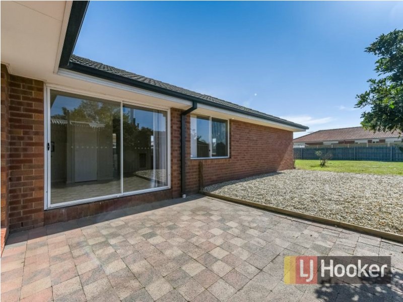 77 Strathaird Drive, Narre Warren South VIC 3805