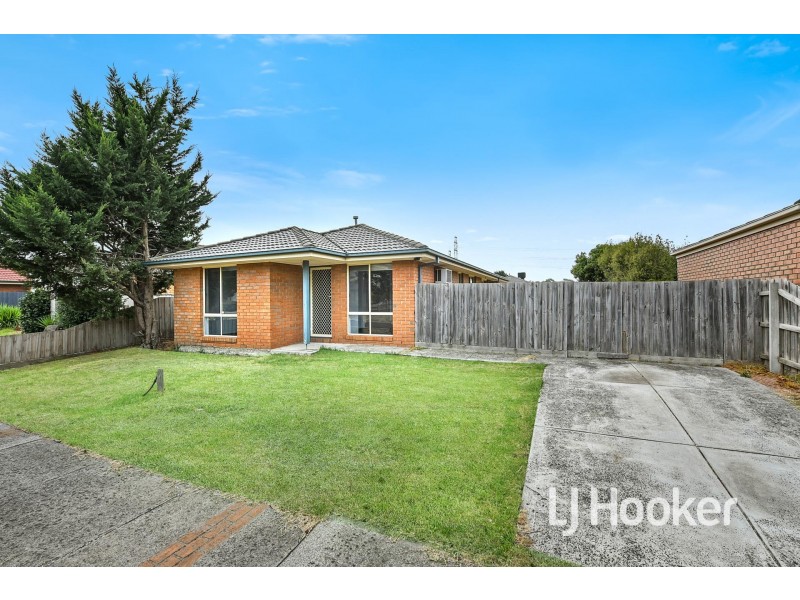 6 Middleham Close, Cranbourne West VIC 3977