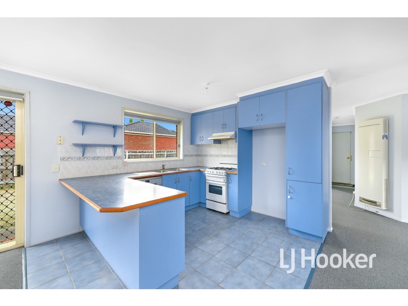 6 Middleham Close, Cranbourne West VIC 3977