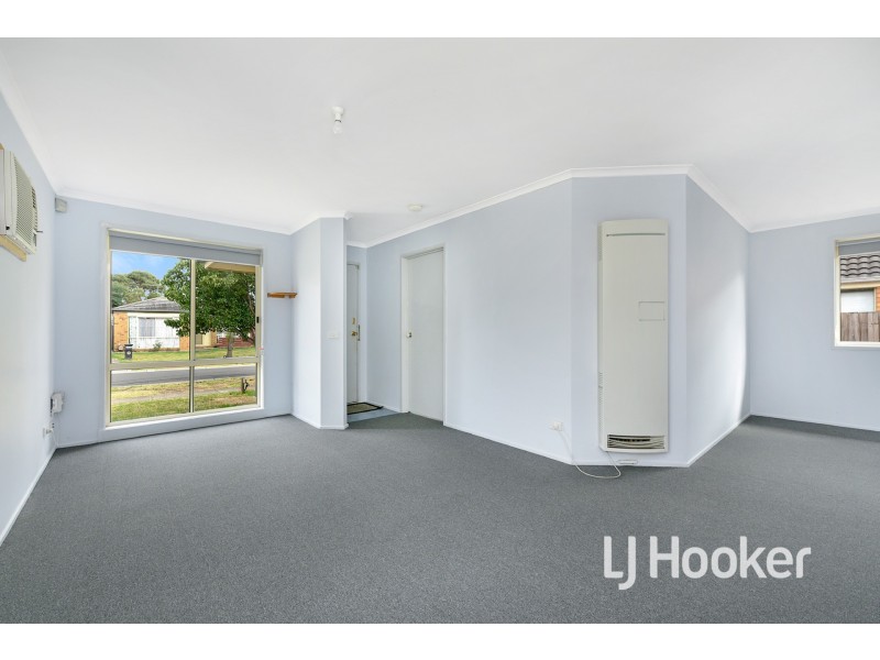 6 Middleham Close, Cranbourne West VIC 3977