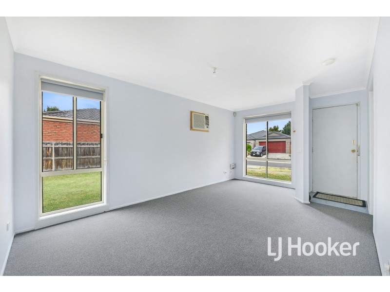 6 Middleham Close, Cranbourne West VIC 3977