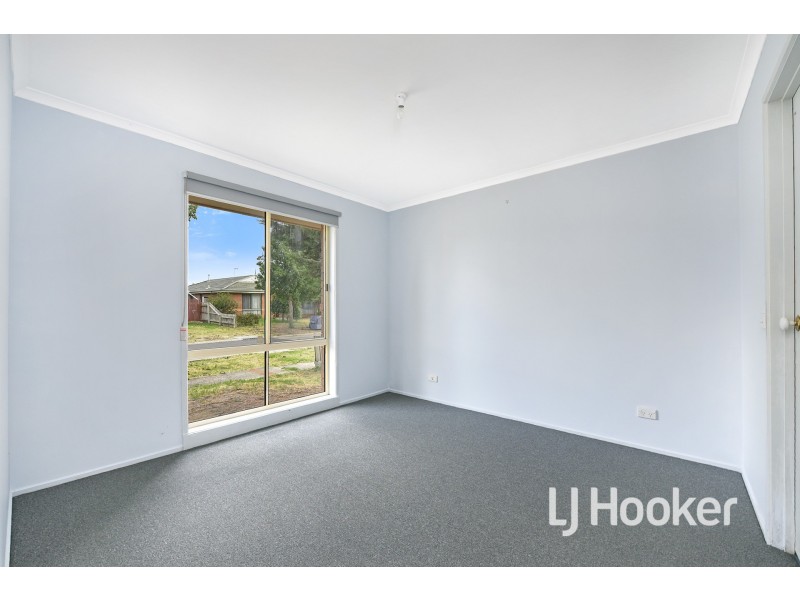 6 Middleham Close, Cranbourne West VIC 3977