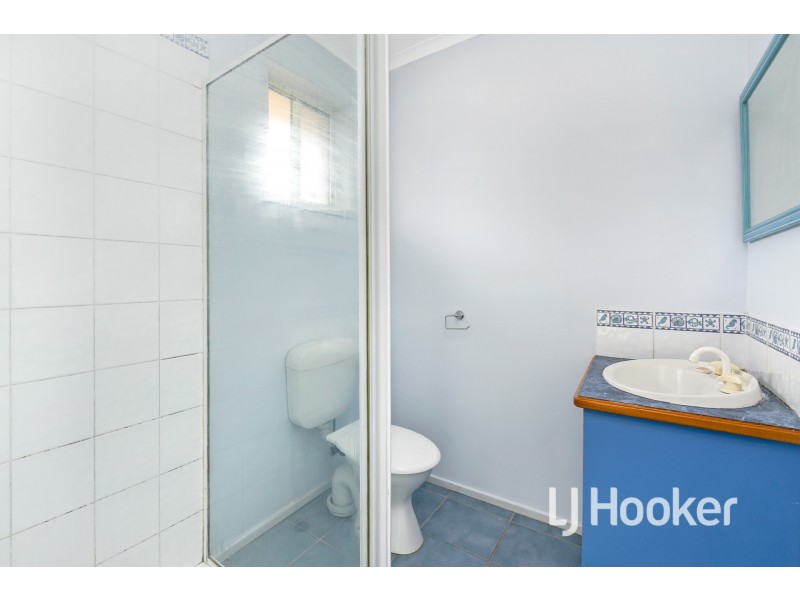 6 Middleham Close, Cranbourne West VIC 3977